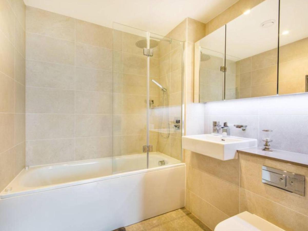 Luxurious Serviced Apartment In ครอยดอน ภายนอก รูปภาพ