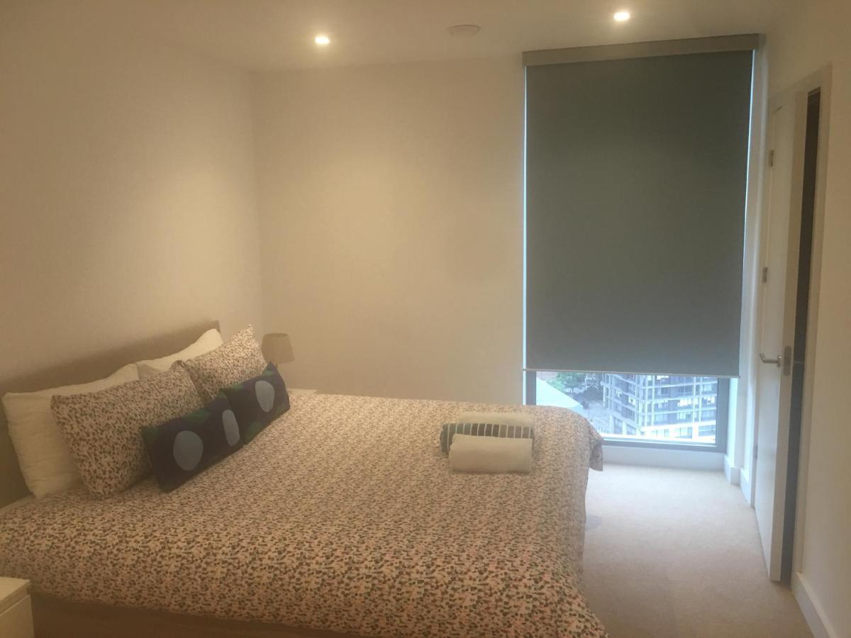 Luxurious Serviced Apartment In ครอยดอน ภายนอก รูปภาพ